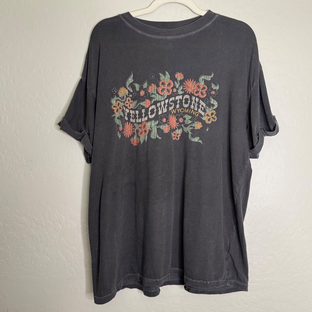 Arula Womens 100% Cotton Tee Size 1X Charcoal Yellowstone Floral Graphic Boho